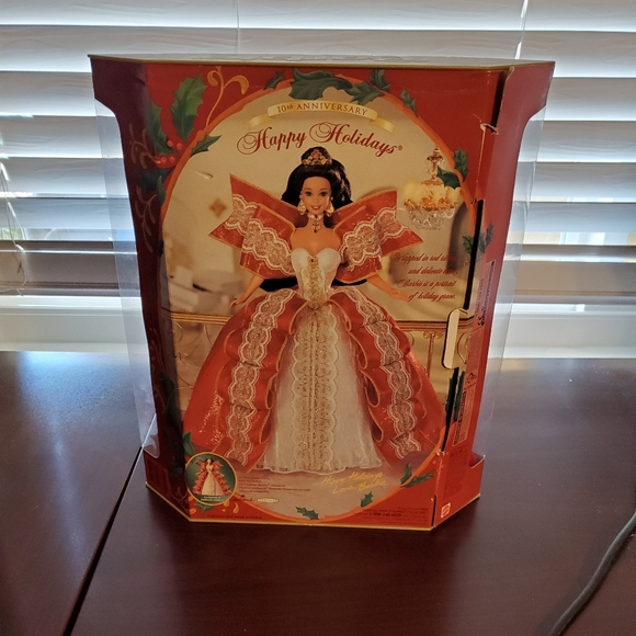 1997 Holiday Edition Barbie - Picture 2 of 3